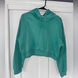 SHEIN Cropped Sweatshirt - NWOT
